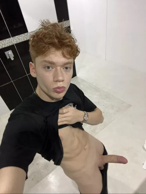 Who wants to suck me completely dry??😈🫶