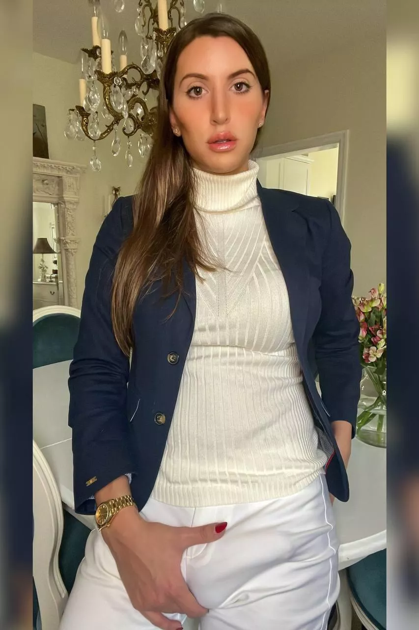 Would you suck me off if I was your boss? 😈 React if so