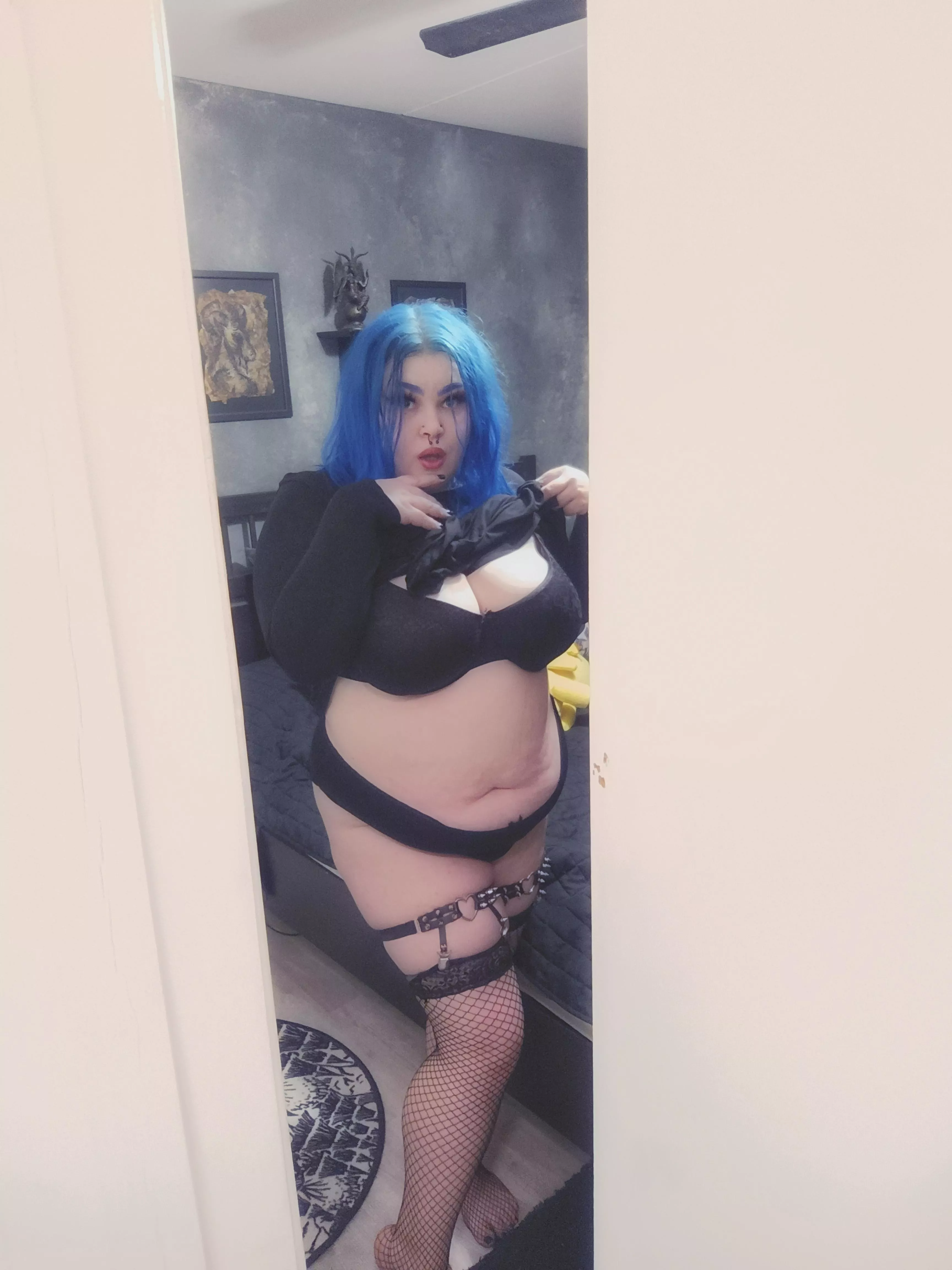 wwyd if i caught you peeping 😵