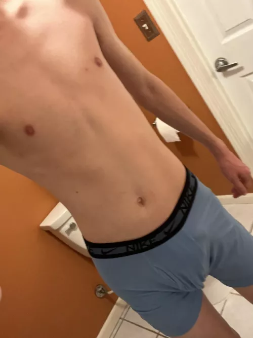 19m Who wants to take me for a spin? 🤪