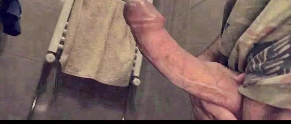 22 UK, str8 curious brown. Verbal top looking for verbal and nice ass. be verbal with a big ass. Uk+ snap hungcuriousto22