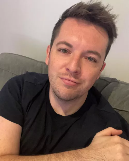 28 from UK, say hi. Looking for friends.