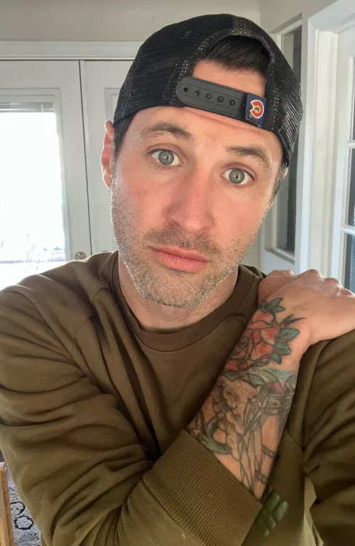 [37] A Dilf a day…