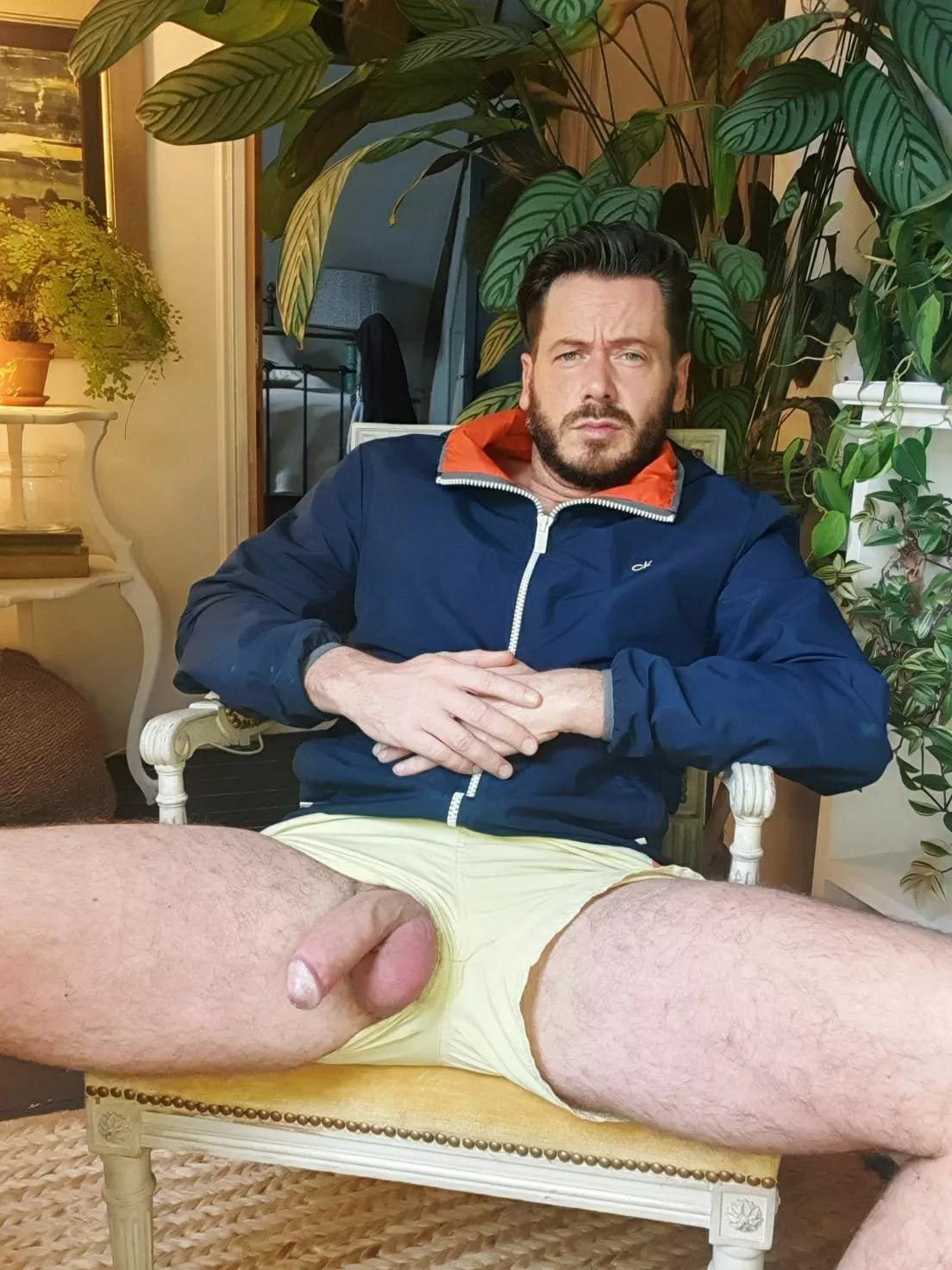 (41) anyone coming to hang?