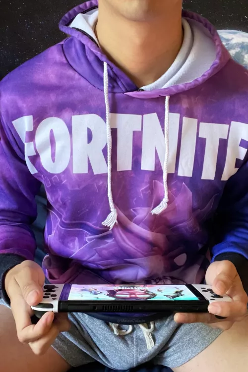 Anyone else like playin Fortnite? ;)