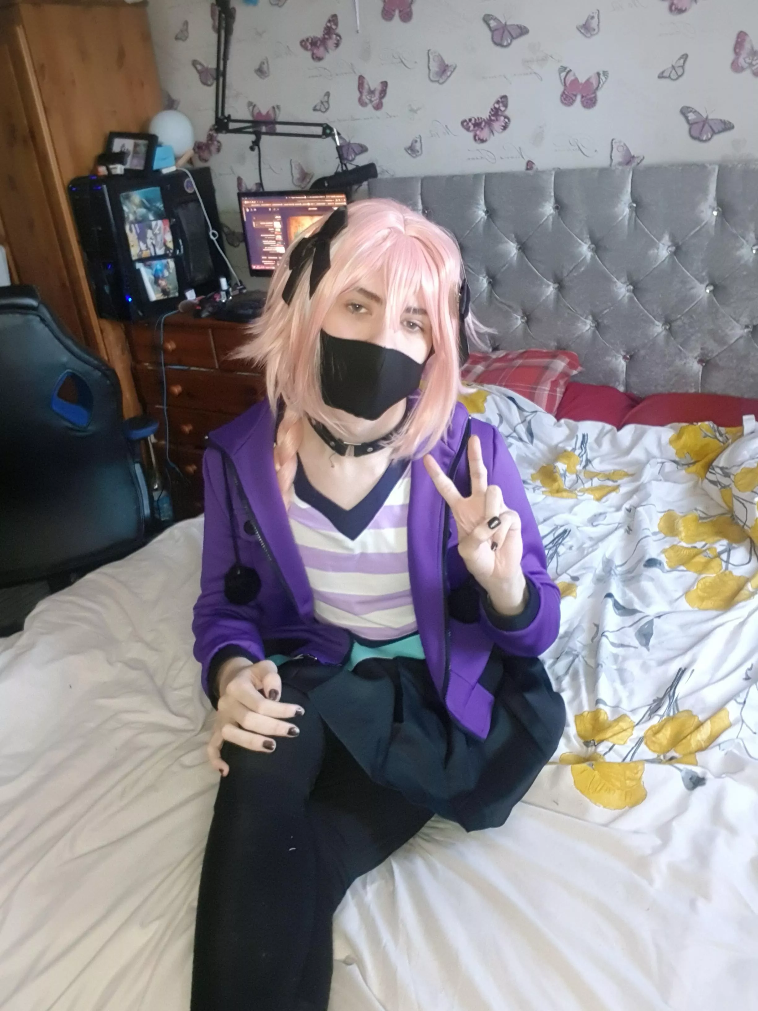 Astolfo on your bed what will he do