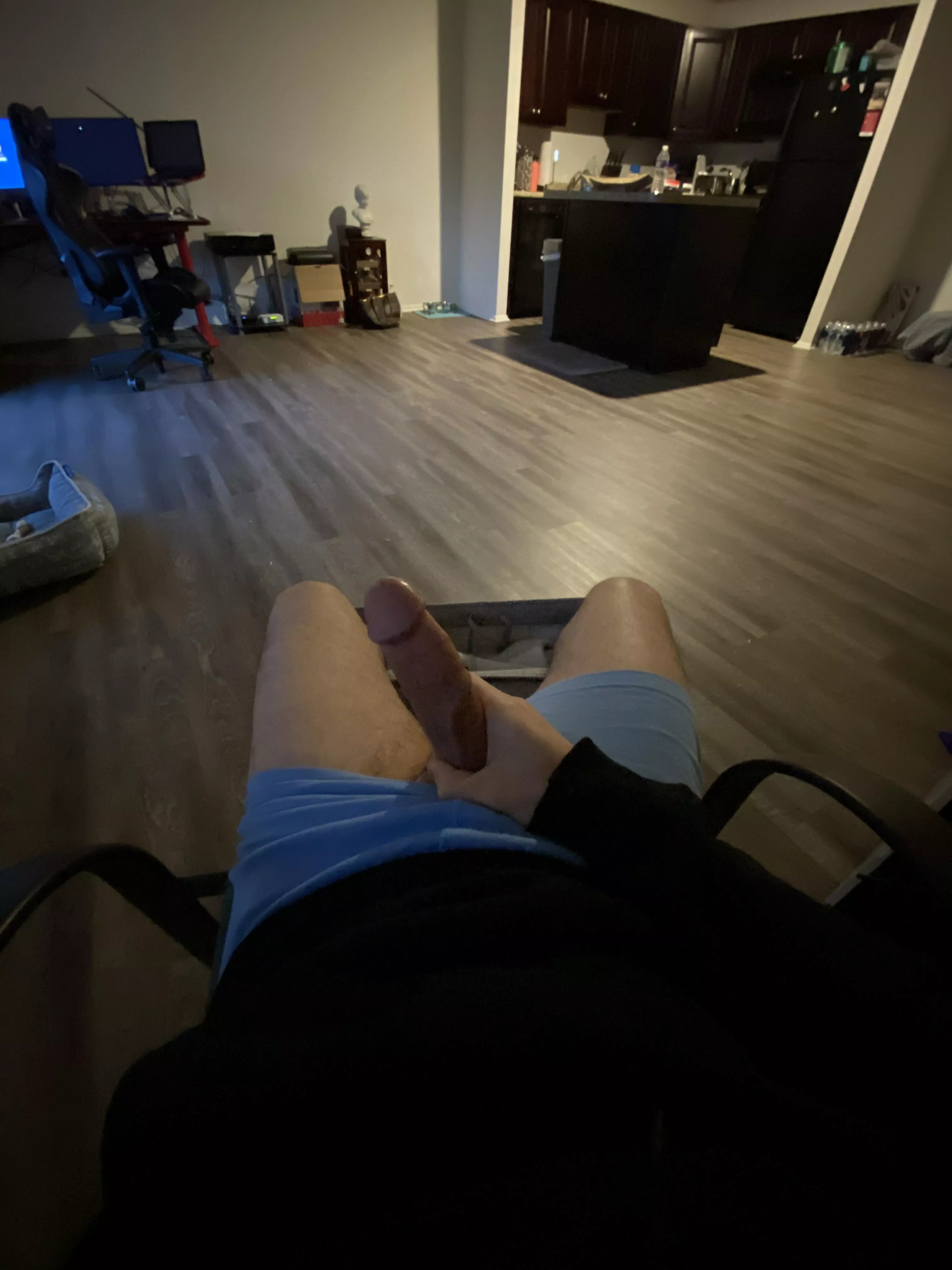 Bored and horny as fuck rate my cock