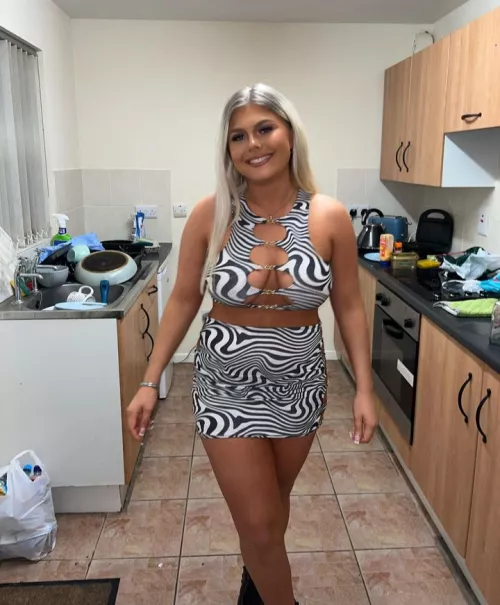 Busty blonde Blanaid