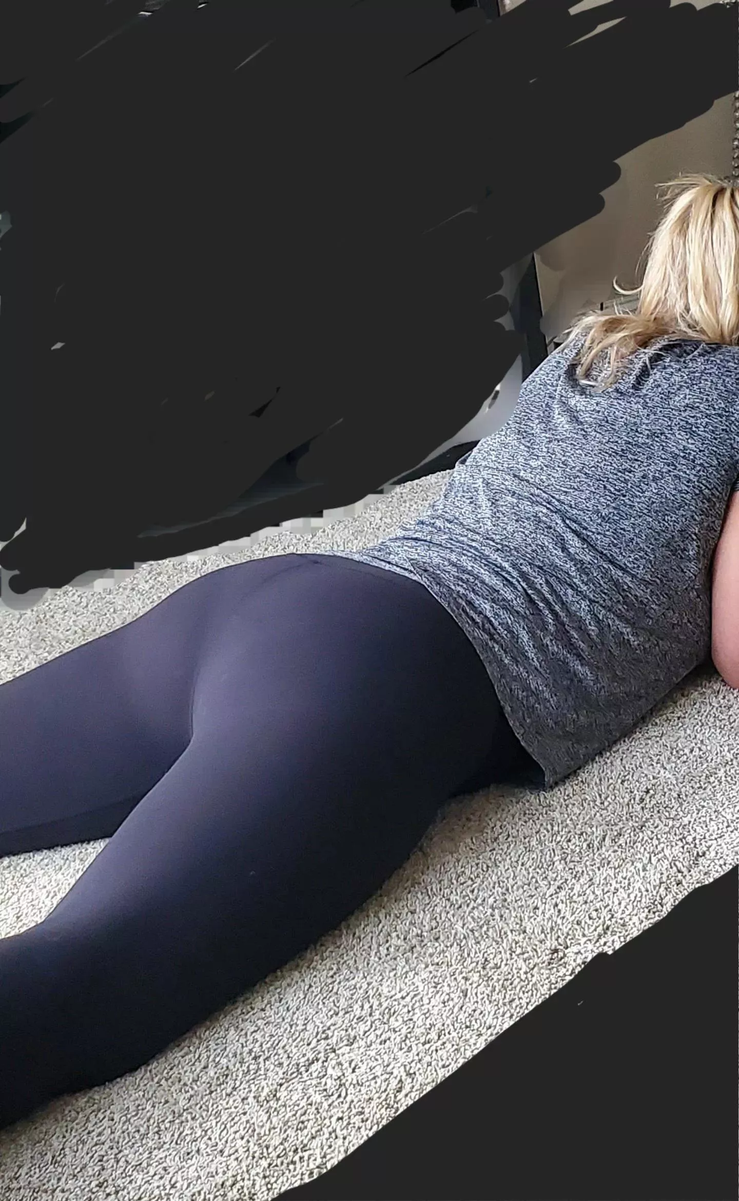 Candid shot after the gym, it's amazing!