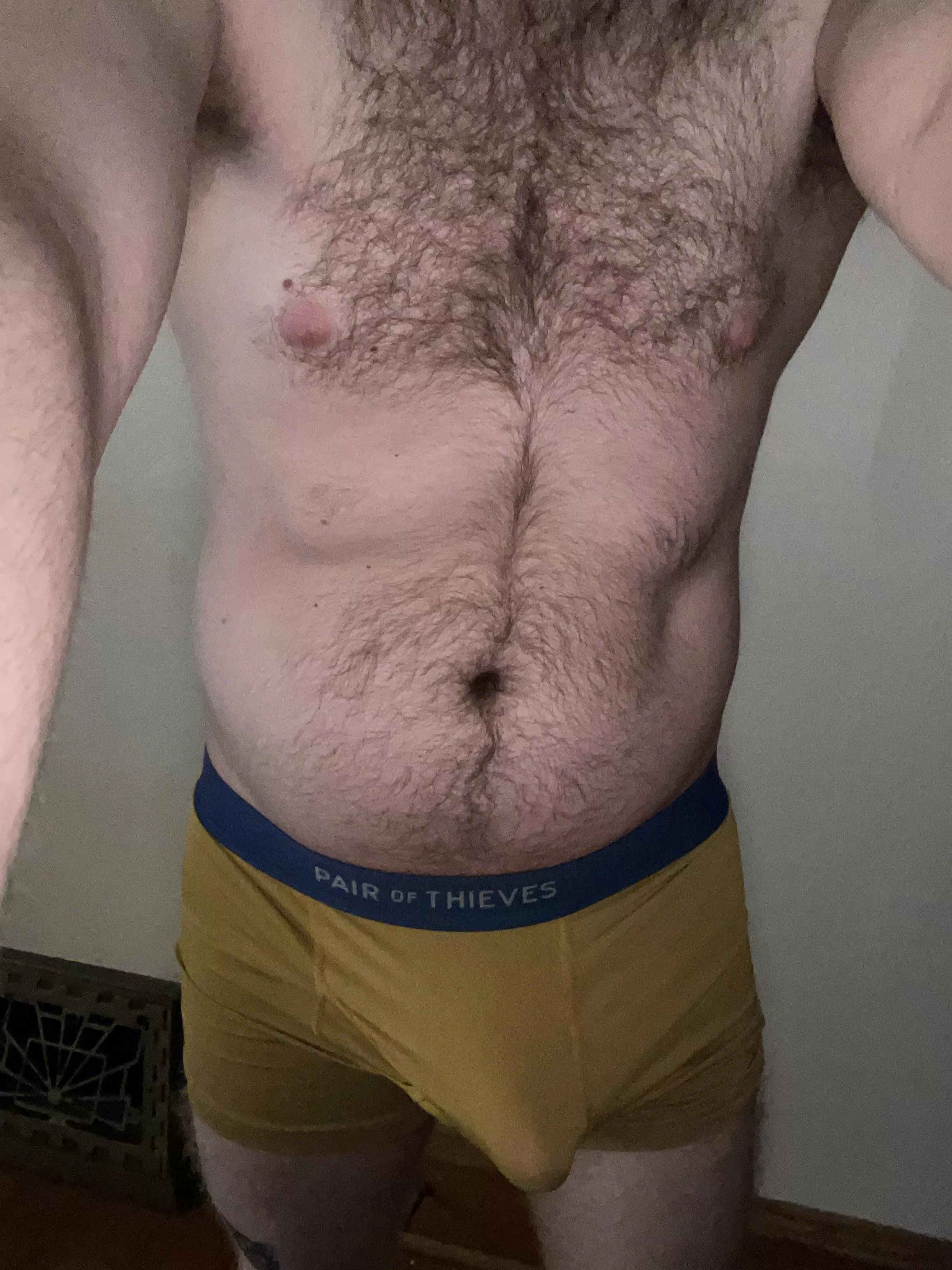 Can’t contain this hairy otter 😏🦦