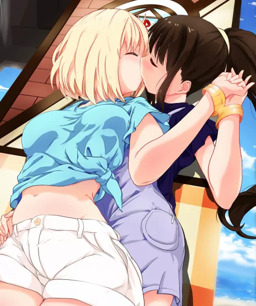 Chisato and Takina sharing a very passionate kiss (By 鏑矢正伝) [Lycoris Recoil]