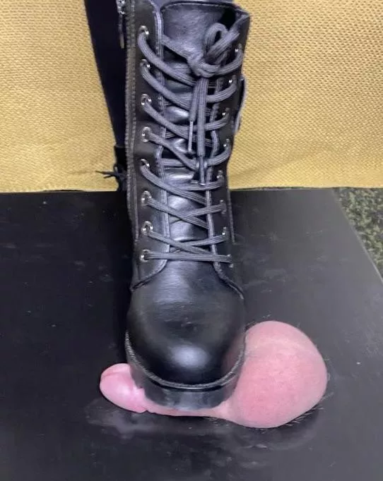 Custom made table, great gift 🖤