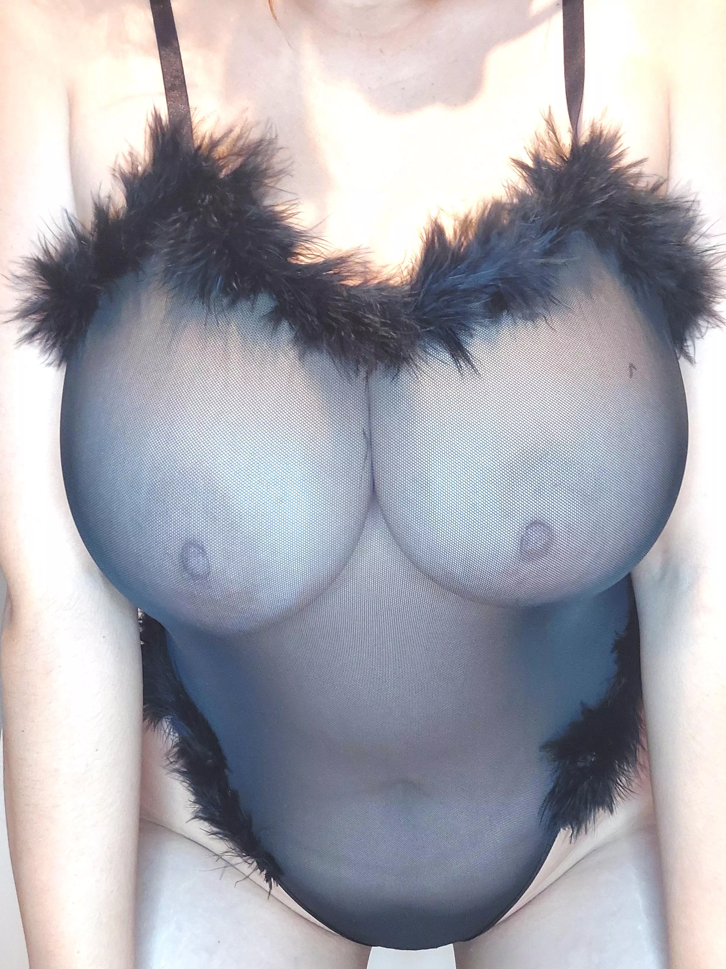 Feeling free and wild tonight. These girls are going au natural. Who's ready to take the plunge and join me?