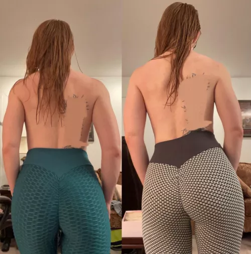 [F]inally gave in and got the 🍑leggings 😈 not sure which I like better……. [oc]