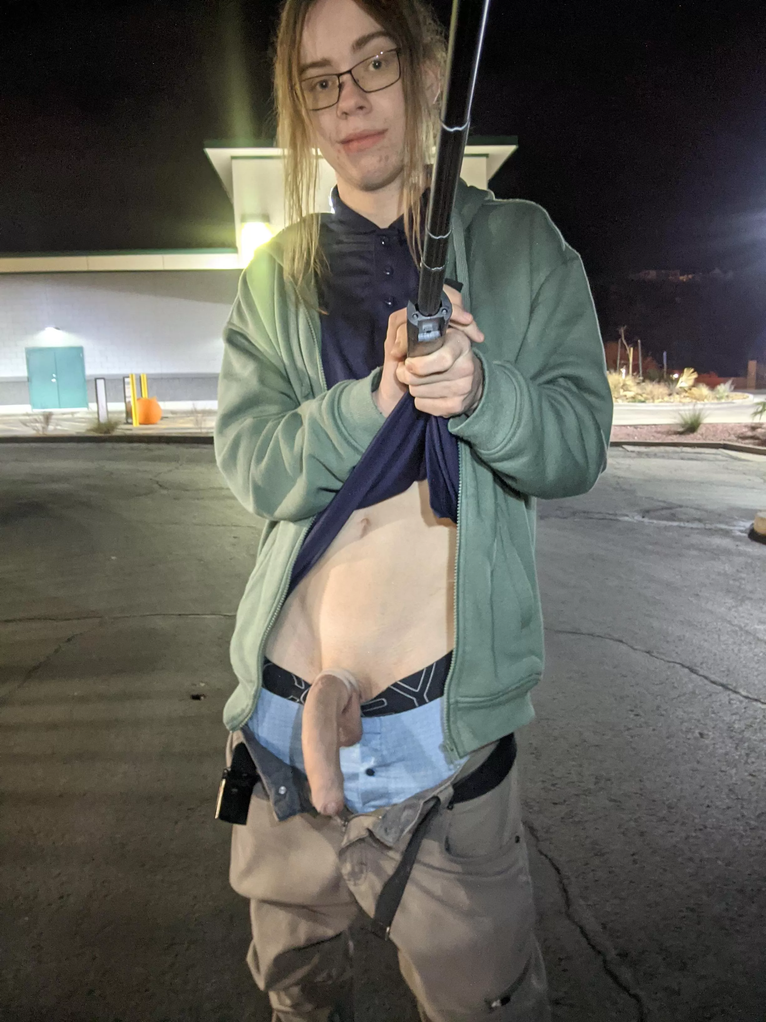 Flashing my dick at work just feels to damn good