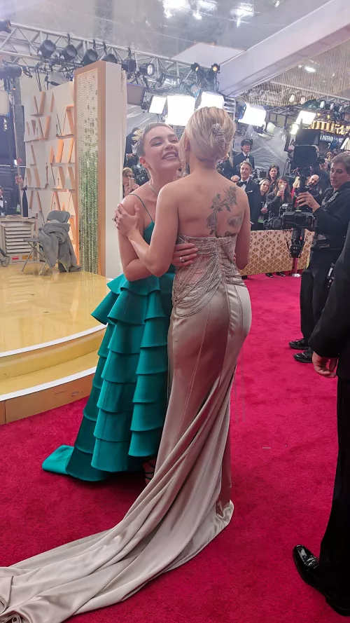 Florence Pugh & Scarlett Johansson