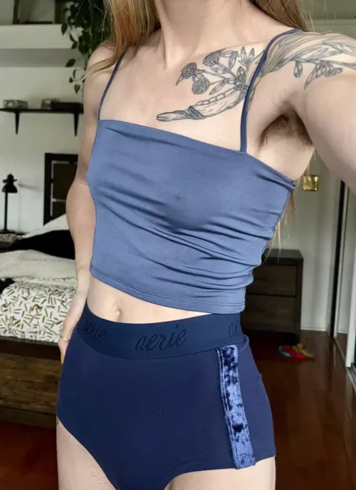 Hairy pits in my pjs