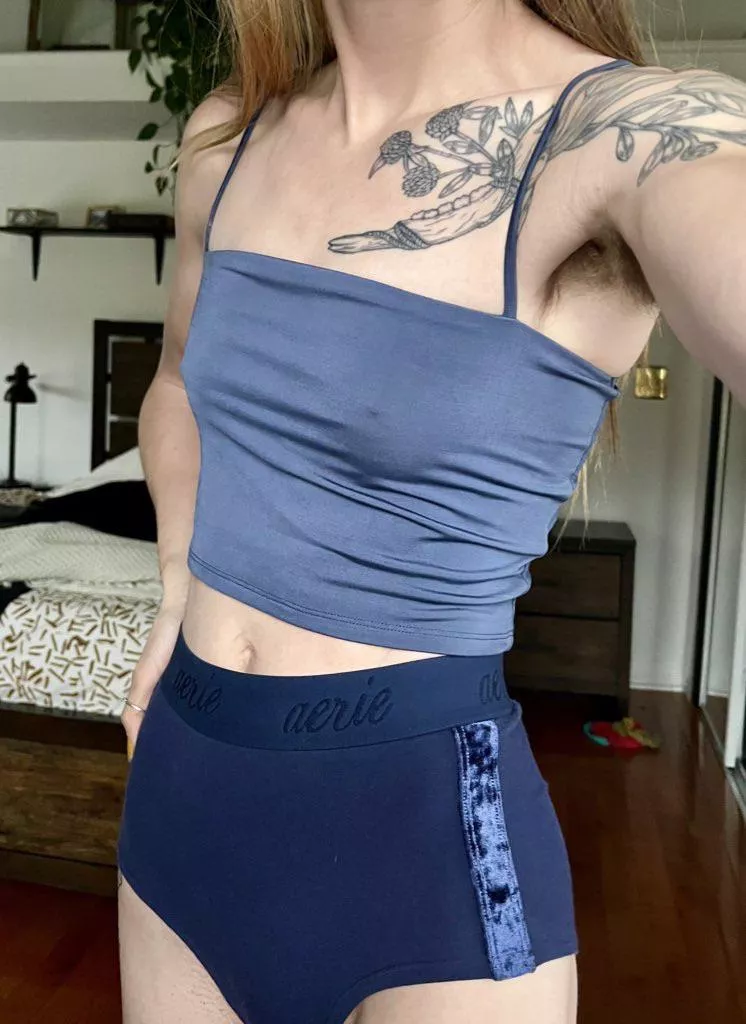 Hairy pits in my pjs