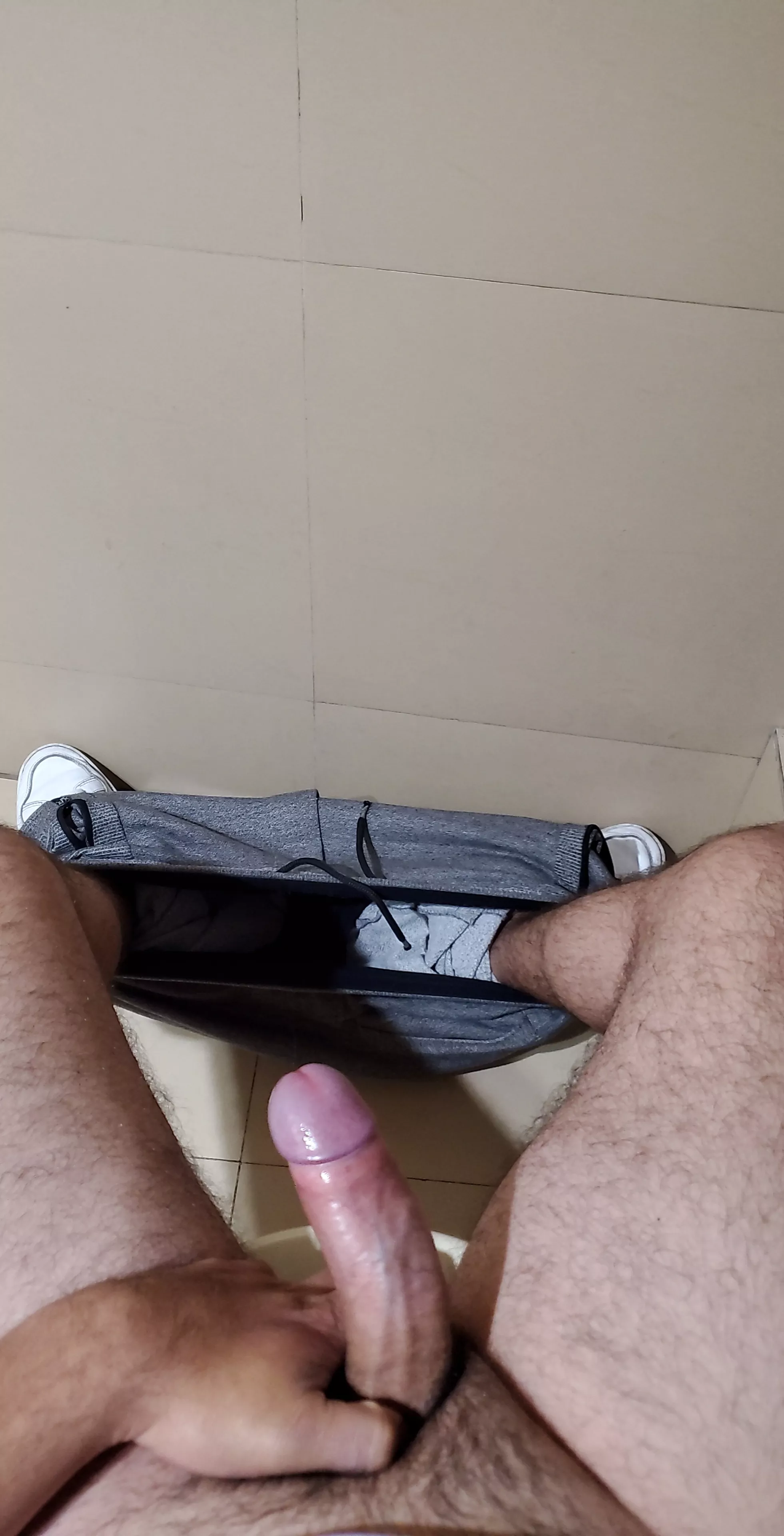 hello 😊👋 my first time here. hmu on sc: v_ct9704