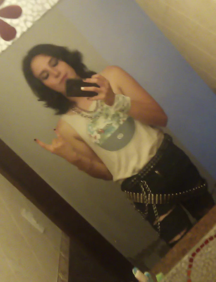 Hey there!! I'm a little bit bored and i want to make some friends, want to chat??