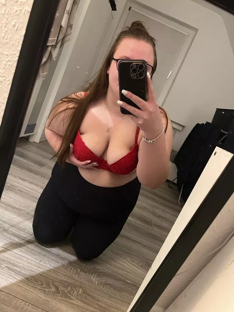 Hey YOU!!! Wanna fuck ?😏😜