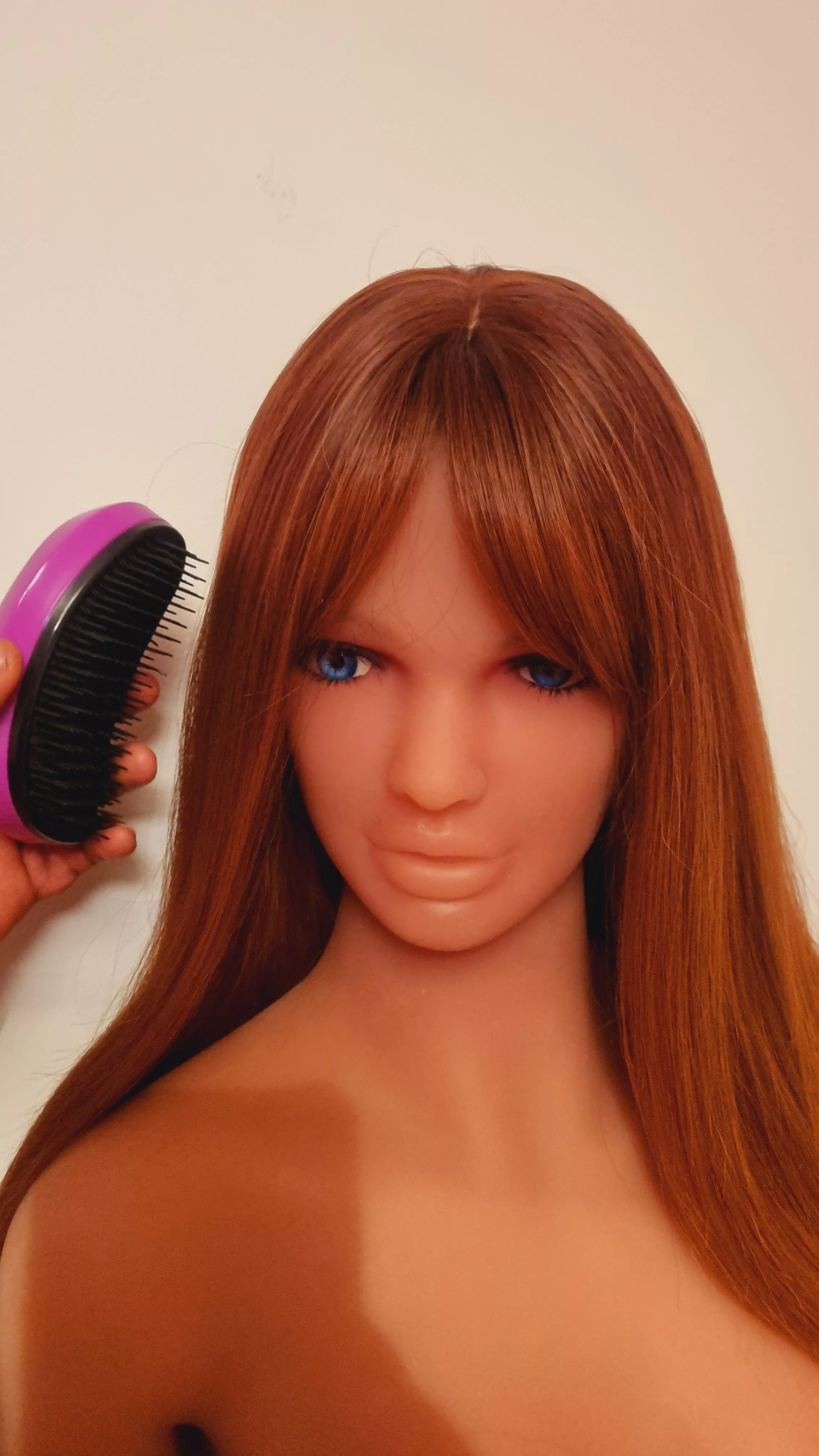 I bought a tangle teezer after seeing them recommended. You HAVE to try this it's insane. Should be mandatory for all dolls ha ha