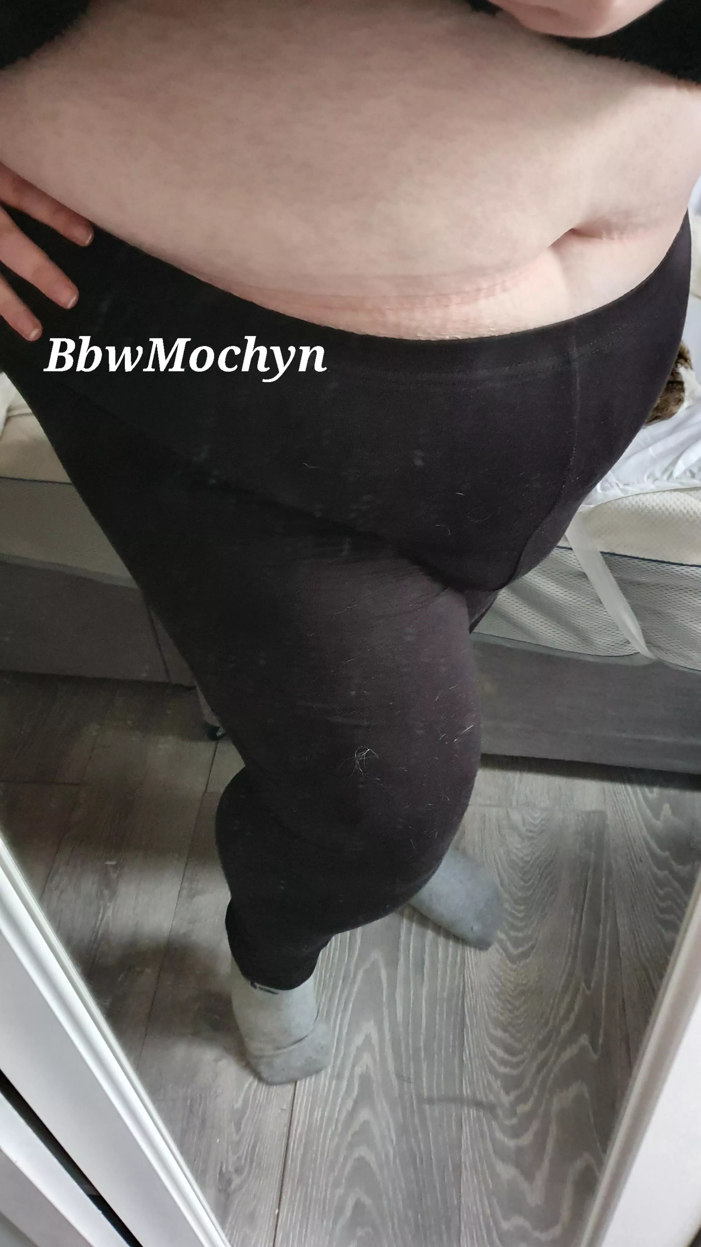 I love how my fupa is perfectly outlined in my leggings now 🥰