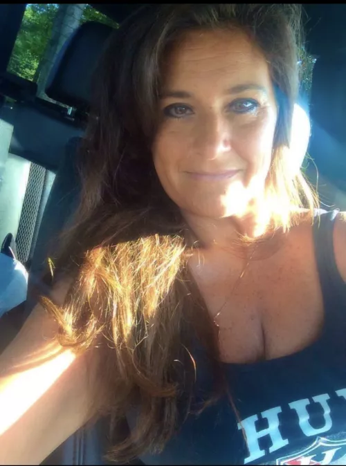 I'm a 52YO MILF and Cougar. In my prime and loving it every day! Link in comments....