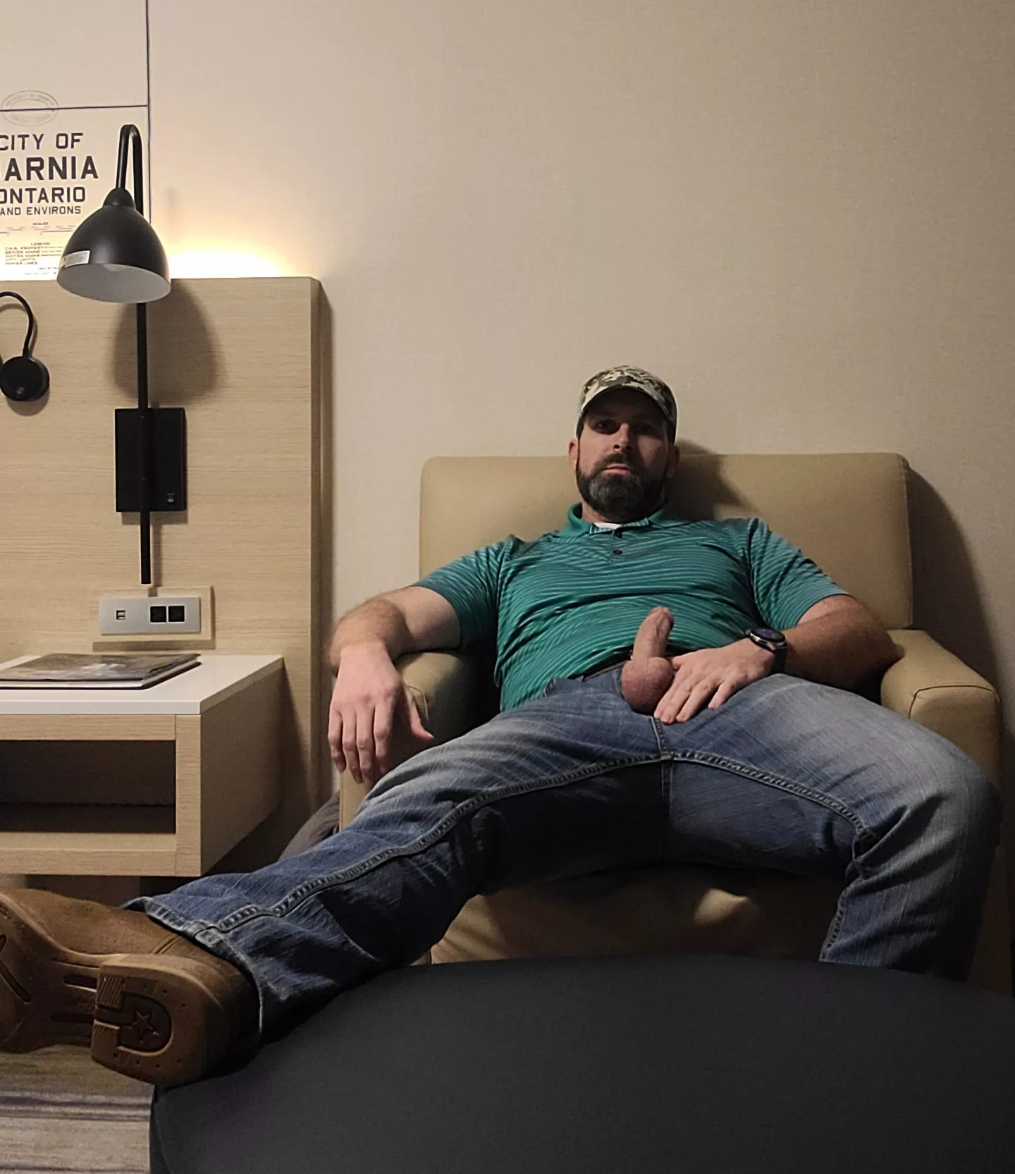 I'm ordering in tonight...care to be of service in my room? [40]