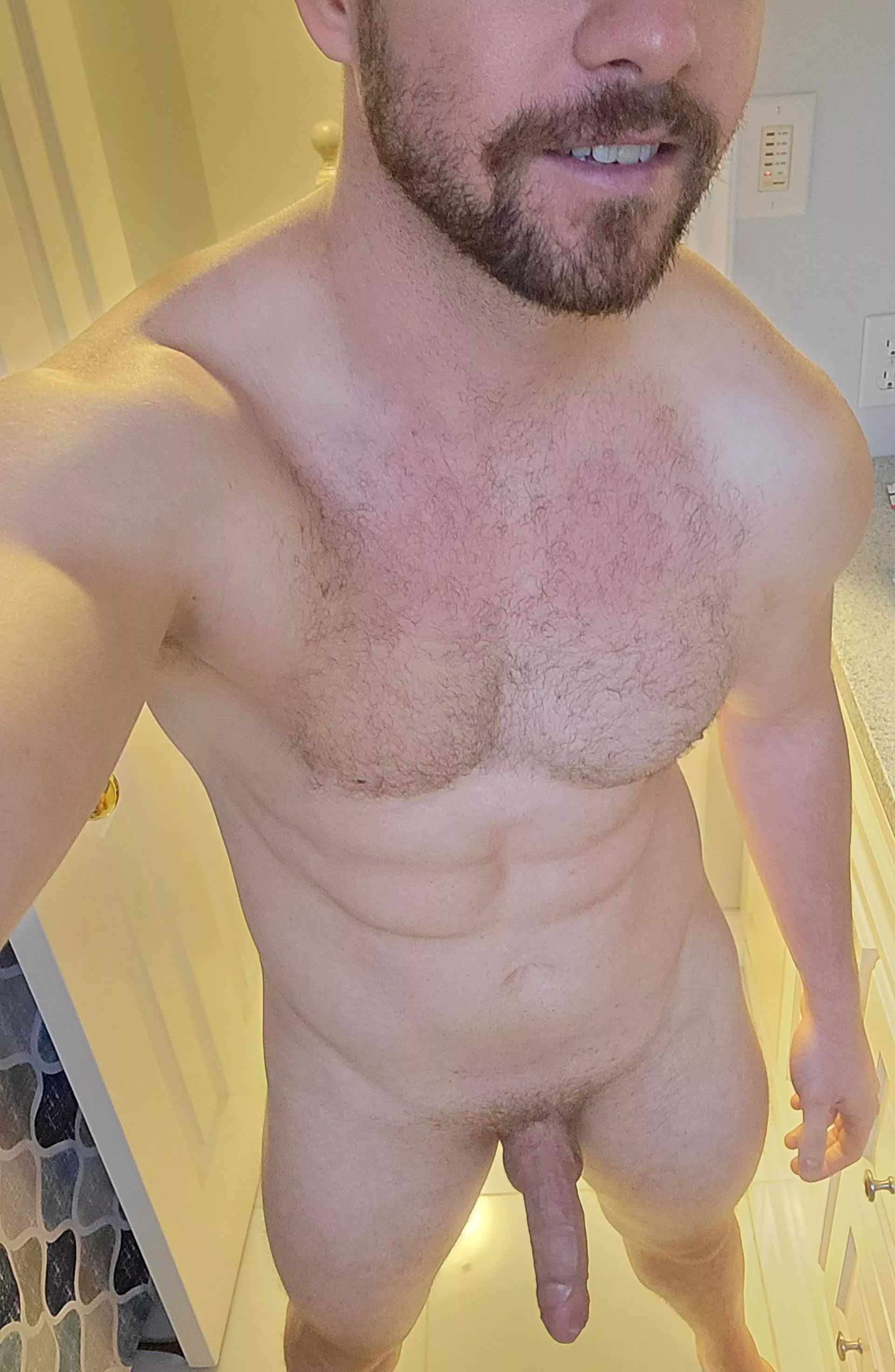 Just a no-nonsense nude pic for you all!