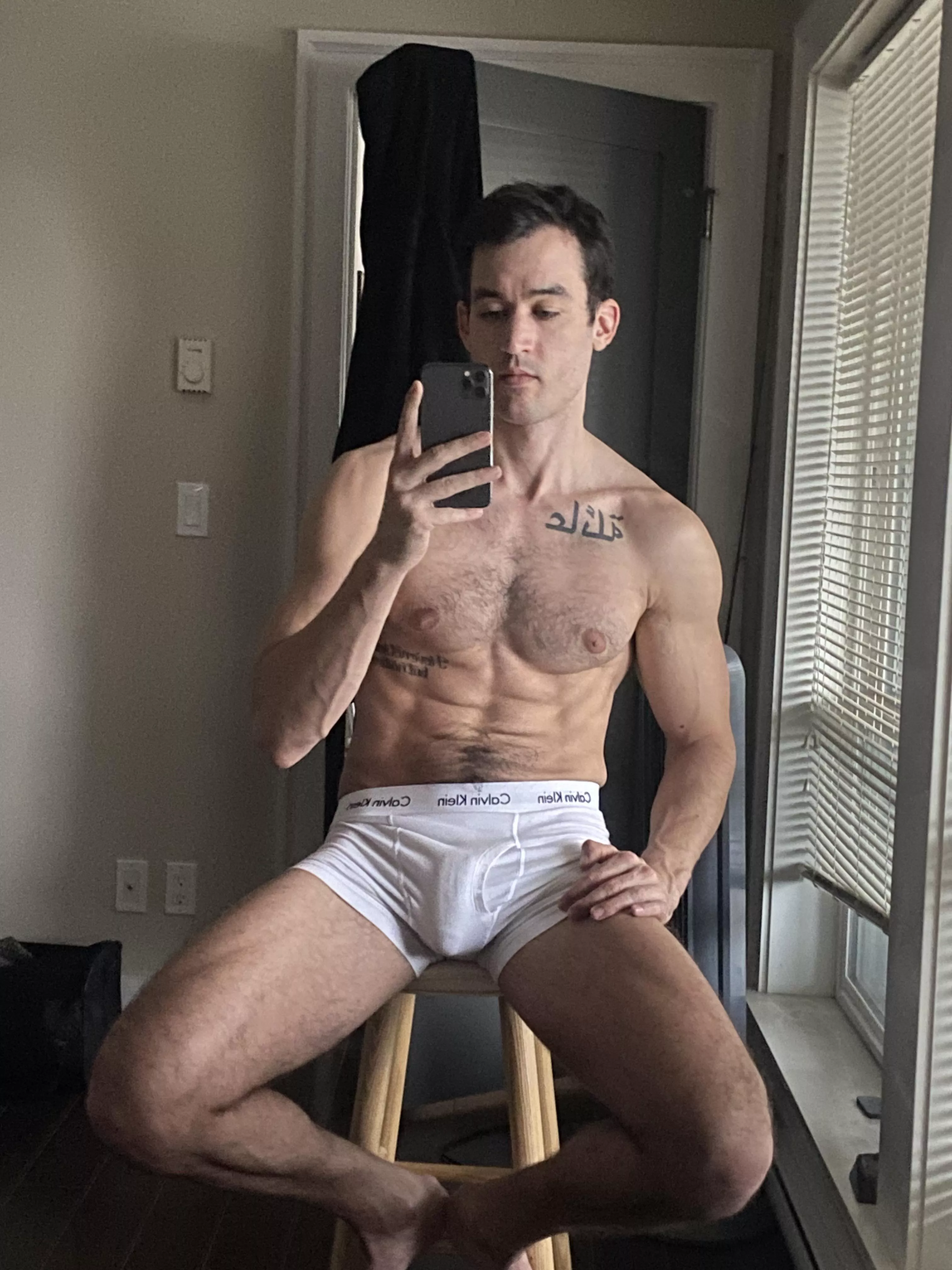 Let’s do a home bodyweight workout together 😏 [M]