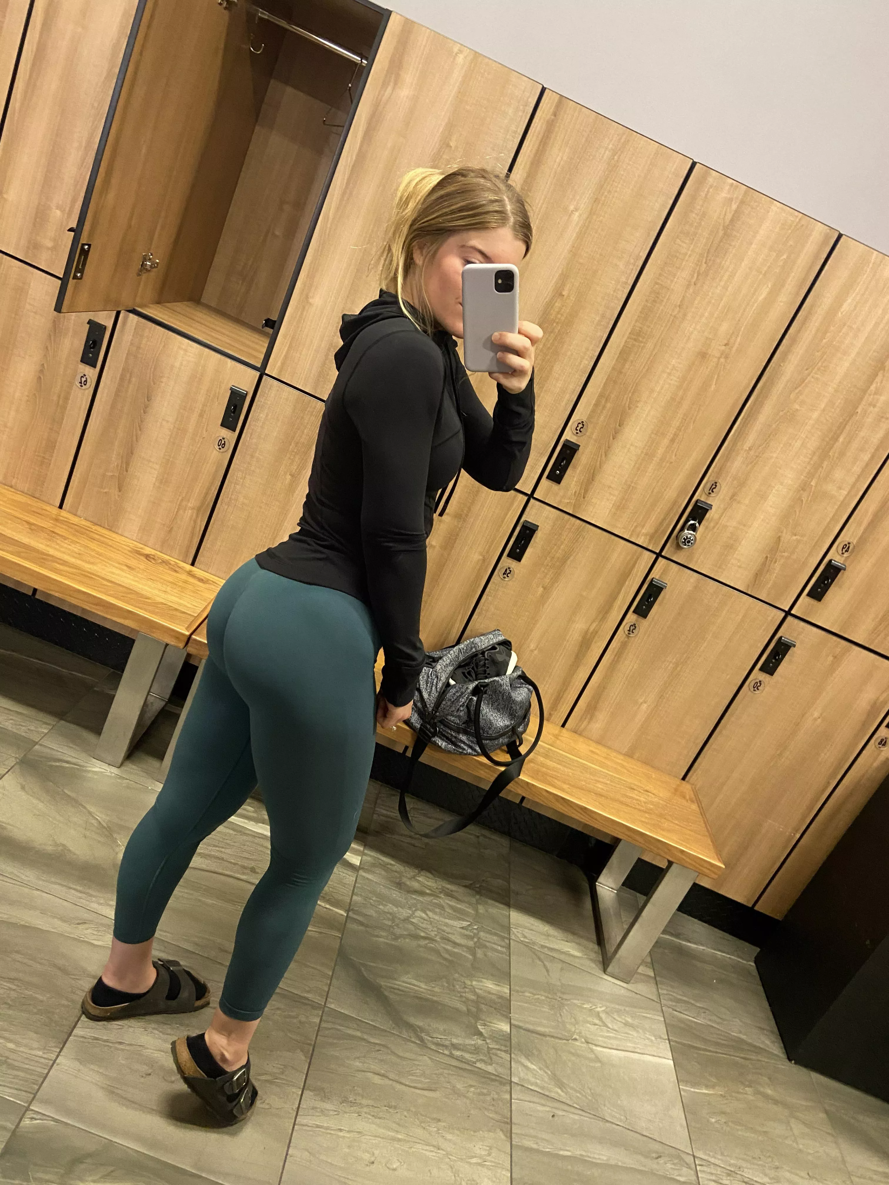 Let’s train glutes 😈🔥