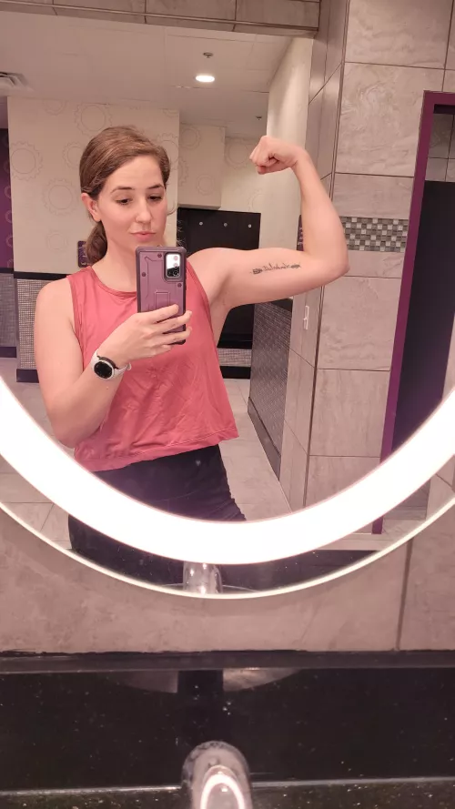 Let's wrestle, winner takes all 😉 😜 Main page has no paywall, I'm the one actually on my page answering all my messages, and you get to see it all!