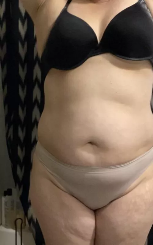 Long term preferred. Wife pic trade/jerk. BBW and mom bods, love Hairy. A real woman is sexy. Bi is fun. Tele chrissmith2944