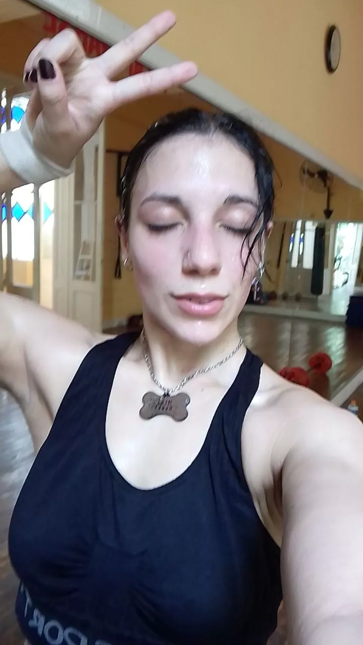 Lots of sweat around here! Hard work and discipline! Your body is your temple and you have to take care of it as much as your mind 🐾⛓️