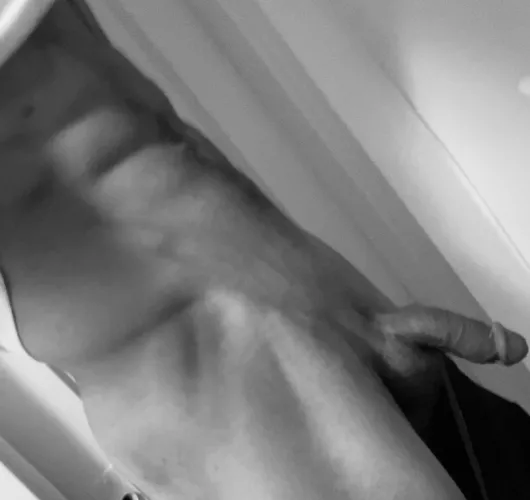 M29 relaxing at home and in a naughty mood!!! Hmu on snap:tommyo233 send me somthing to catch my attention[oc]