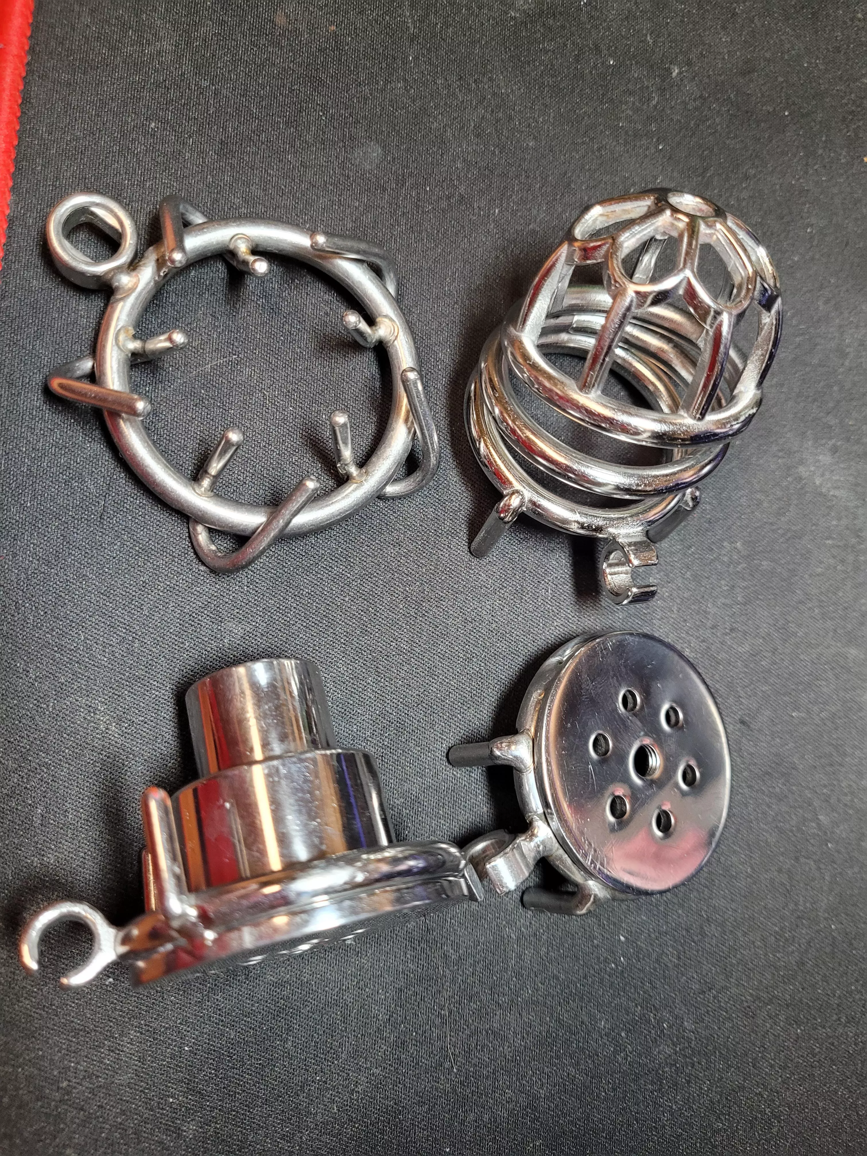 me bimbo girl, cannot think for myself, from all the hypno me been gooning to. please tell me which cage to wear before work.