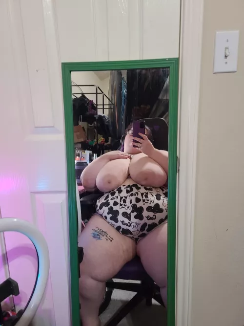 moommy milkers what you gonna do to me