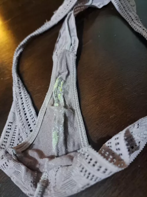 my girlfriends 18y smelly panties