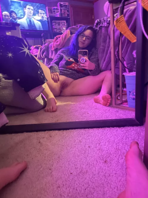 My life story is being a hard working and tired girl who always wants foot massages.