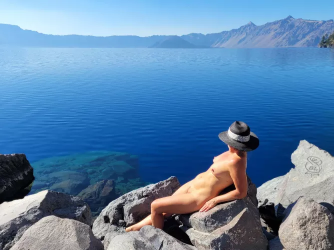 Naked mama inside Mount Mazama 😄