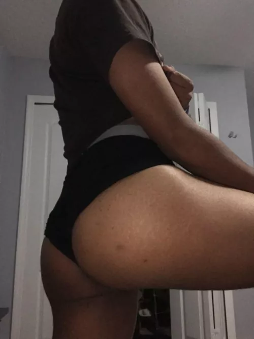 Need someone’s face in my ass tbhhh