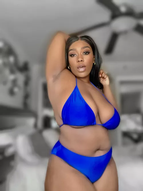 nice little view in my blue bikini 💙💙