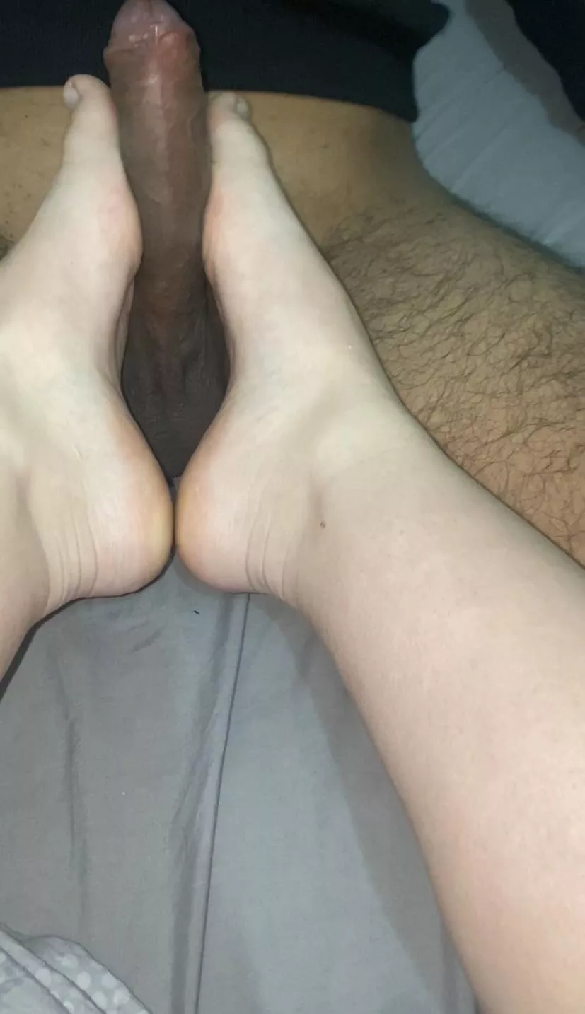 no better feeling than a tight grip on a throbbing cock 🤪