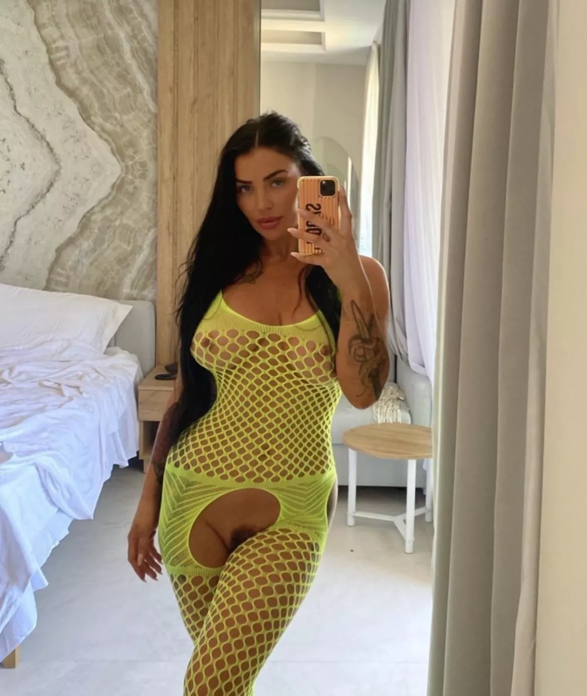 No panties, still hot? 🙈 (F)