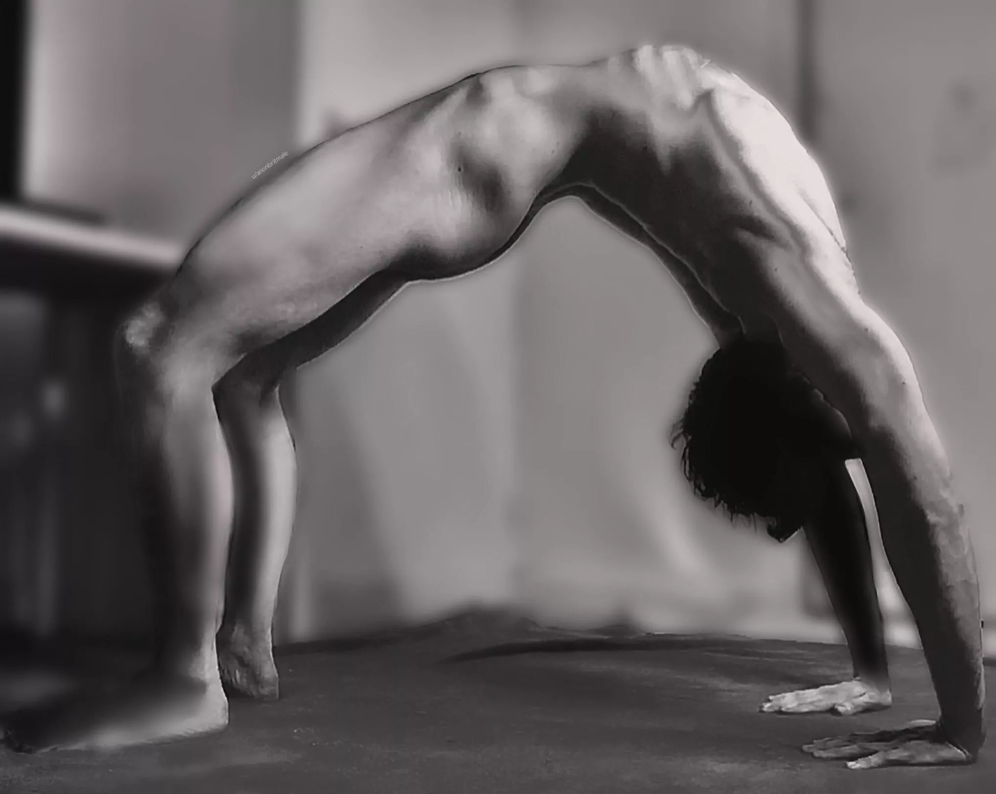 Now just bring the legs up and….