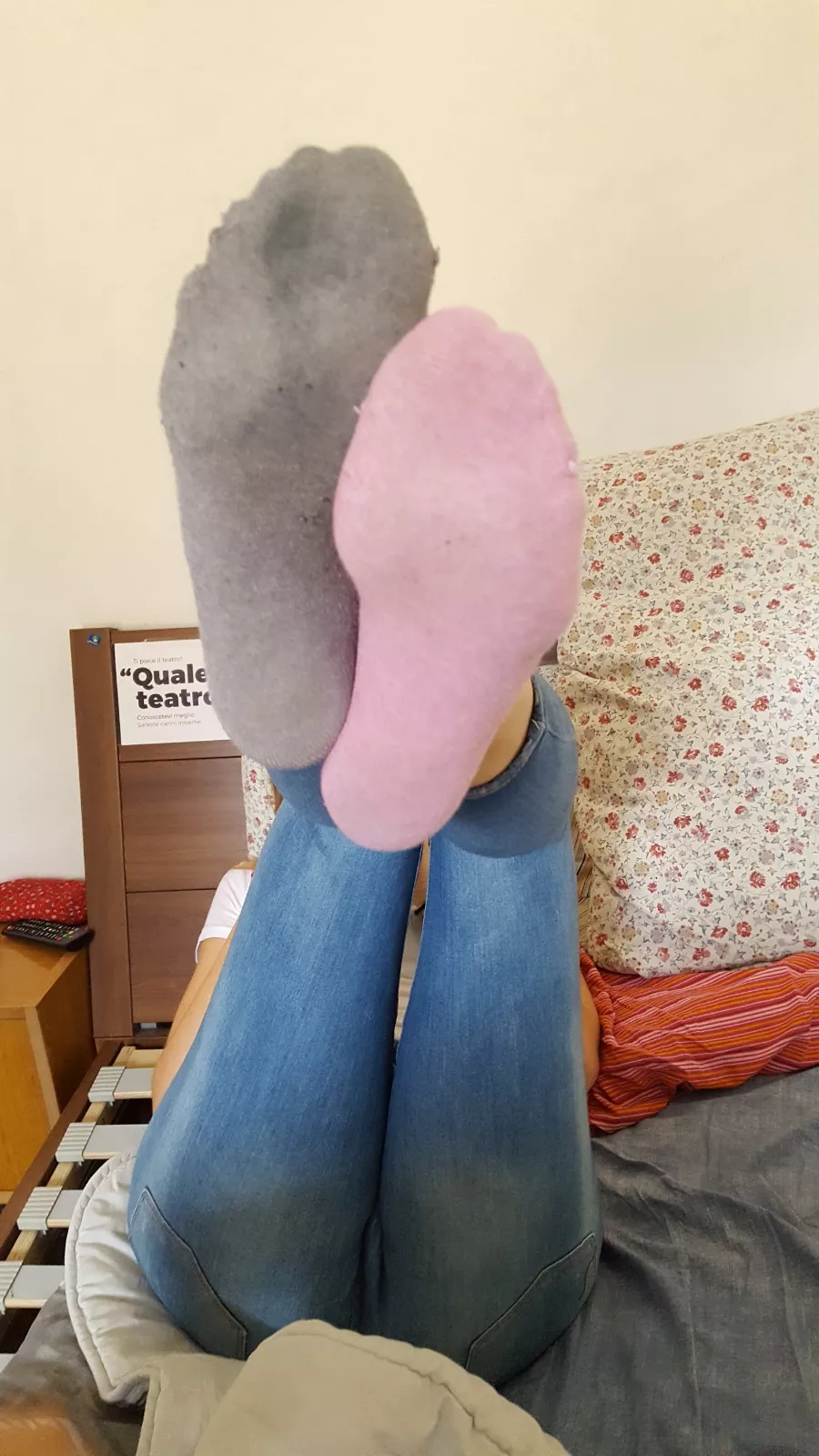 pink or grey sock?😏