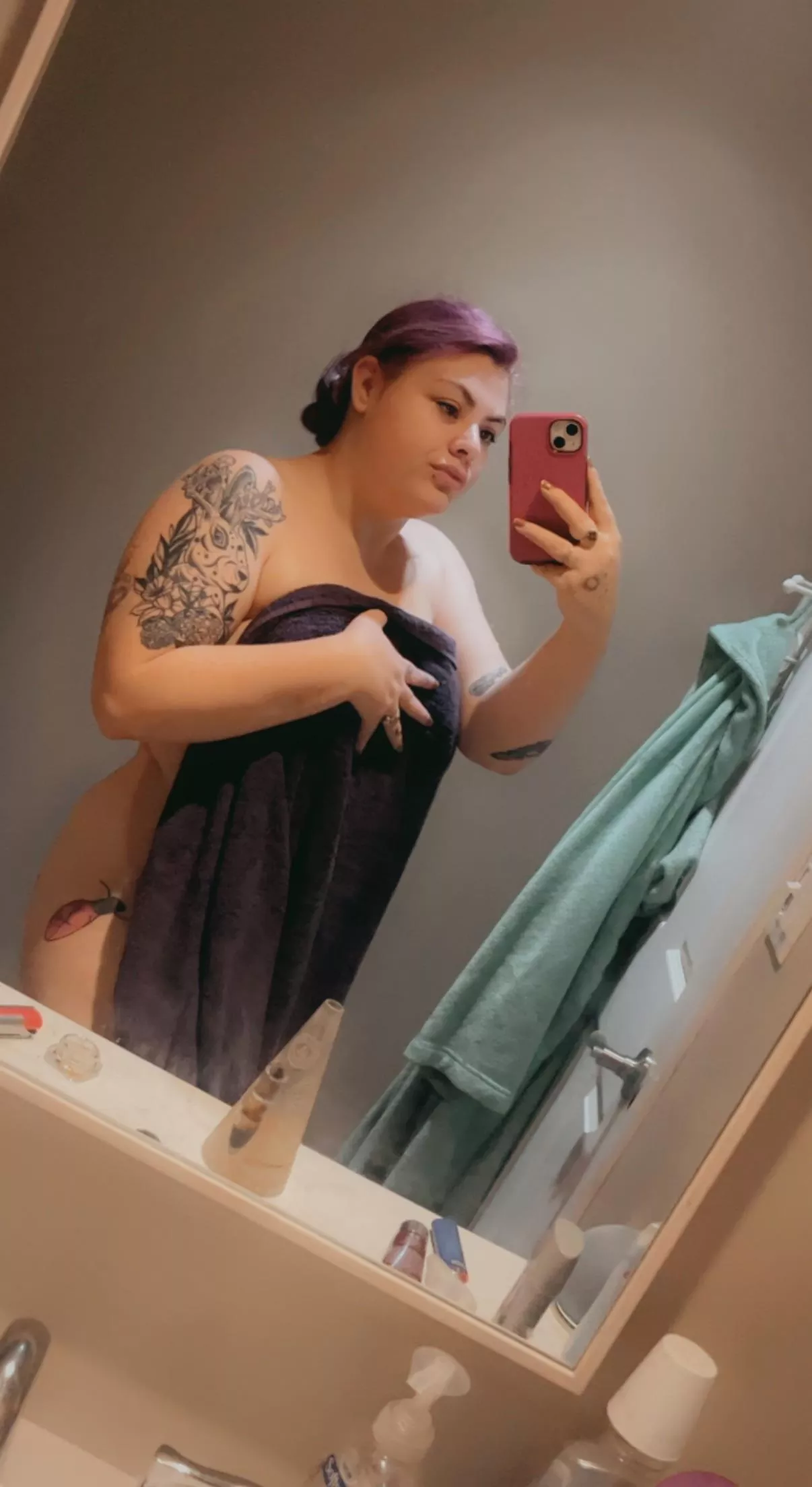 Post shower mirror selfies 🥵