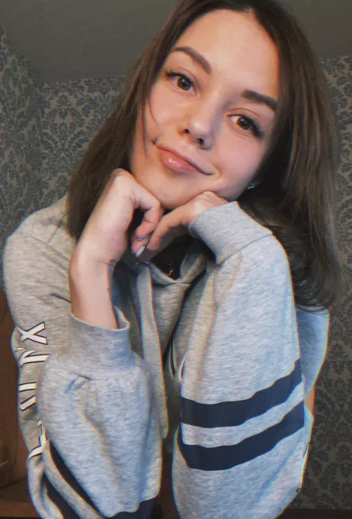 React if I can send you some nudes