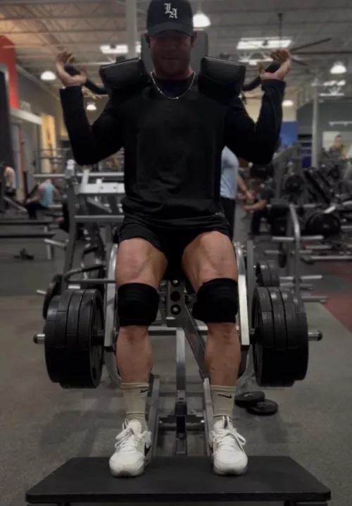 Short shorts only look good with thick thighs (m)